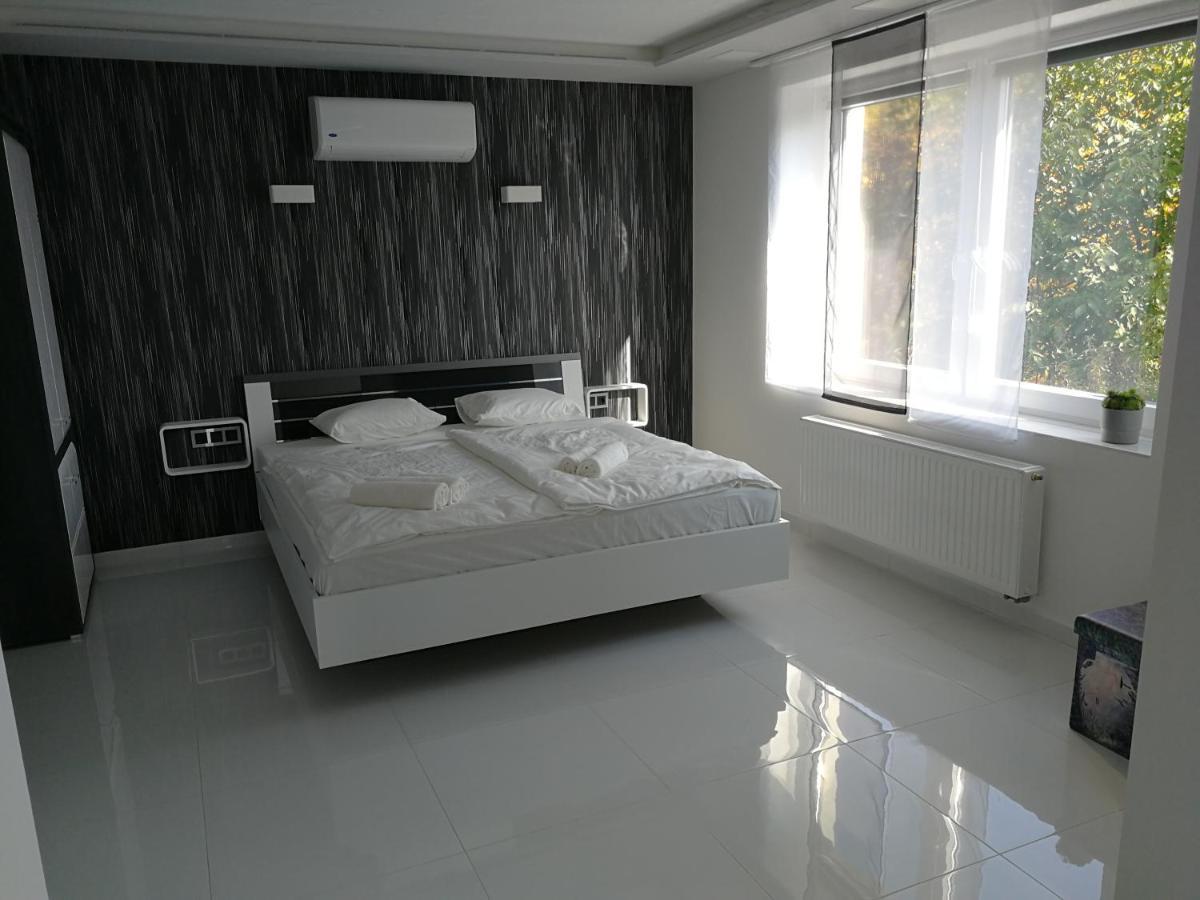 Aqua Solar Apartmanhaz Miskolc Bagian luar foto