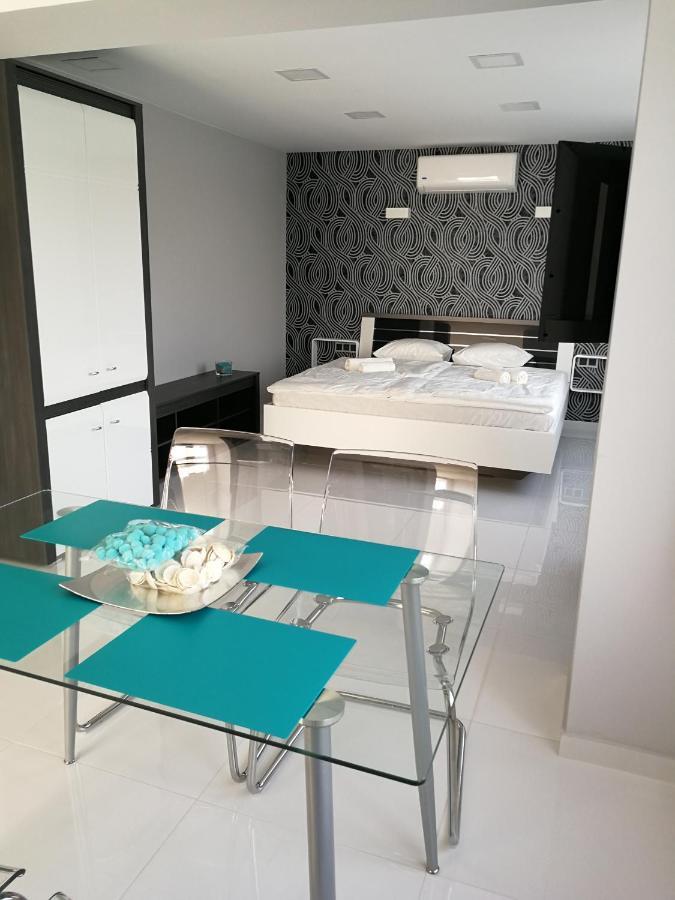 Aqua Solar Apartmanhaz Miskolc Bagian luar foto