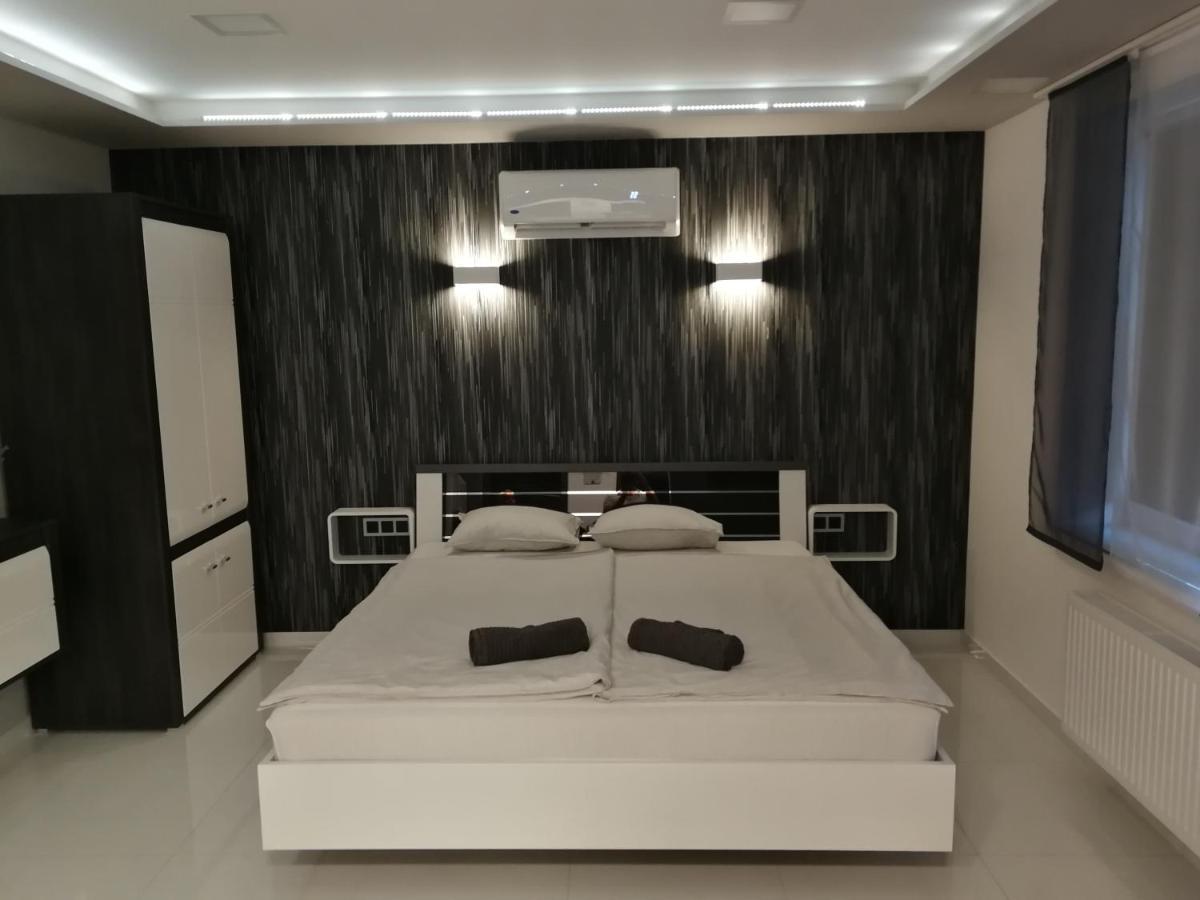 Aqua Solar Apartmanhaz Miskolc Bagian luar foto