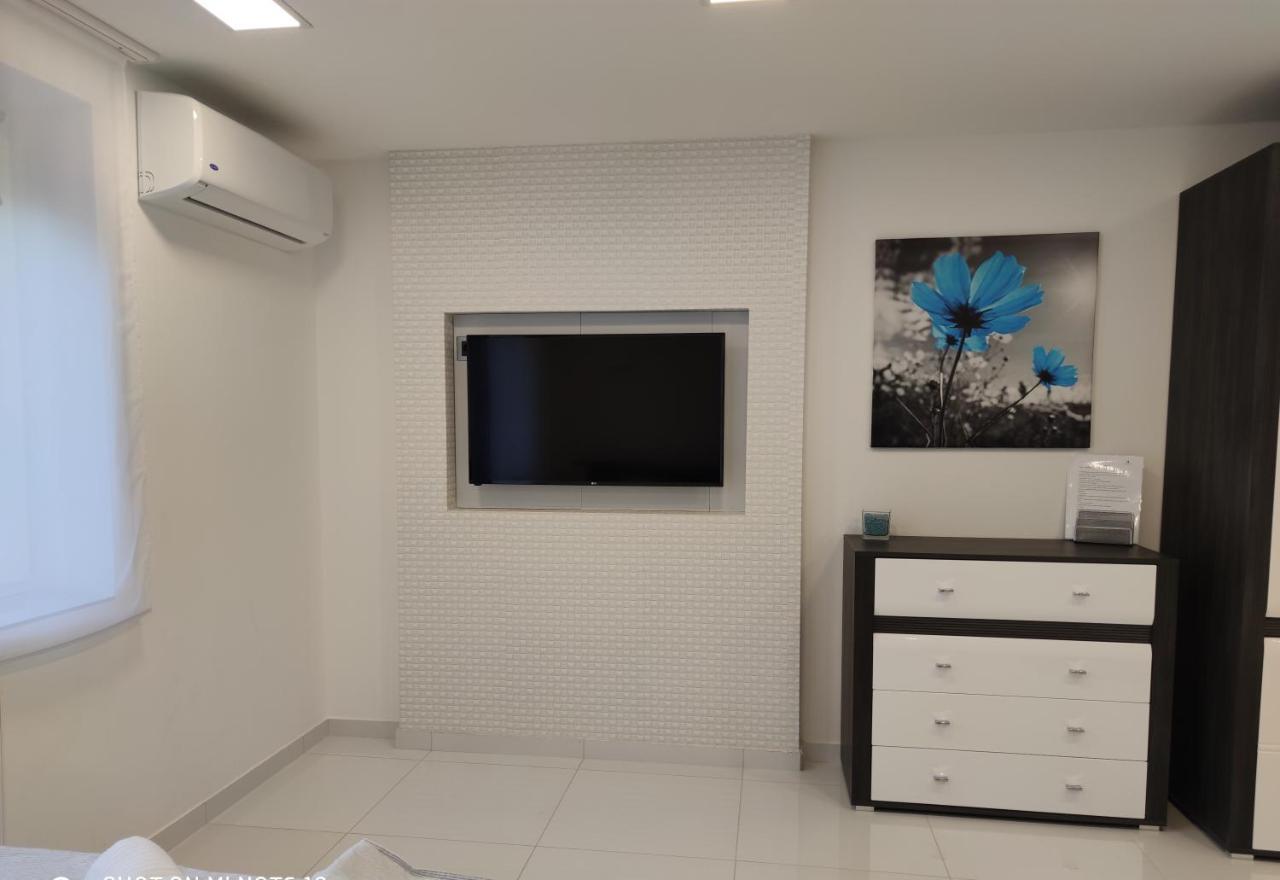 Aqua Solar Apartmanhaz Miskolc Bagian luar foto